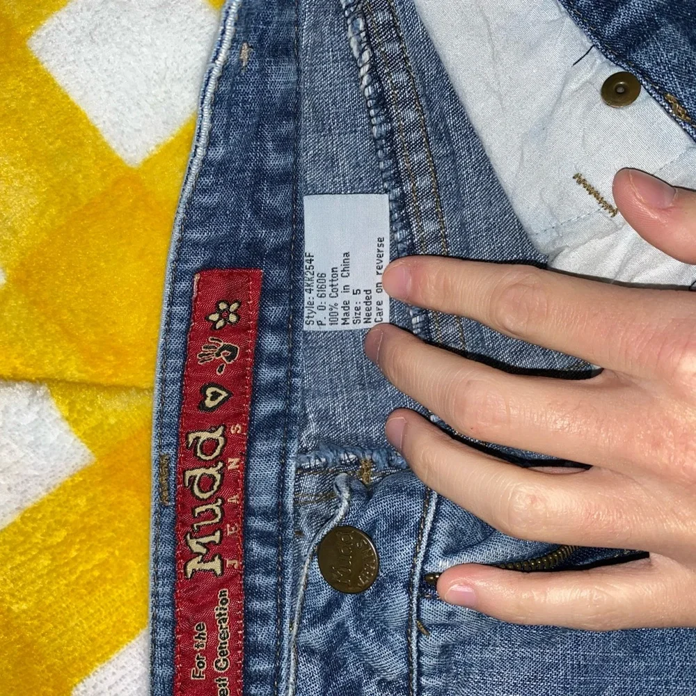 Jeans shorts size 5 - Picture 2 of 3